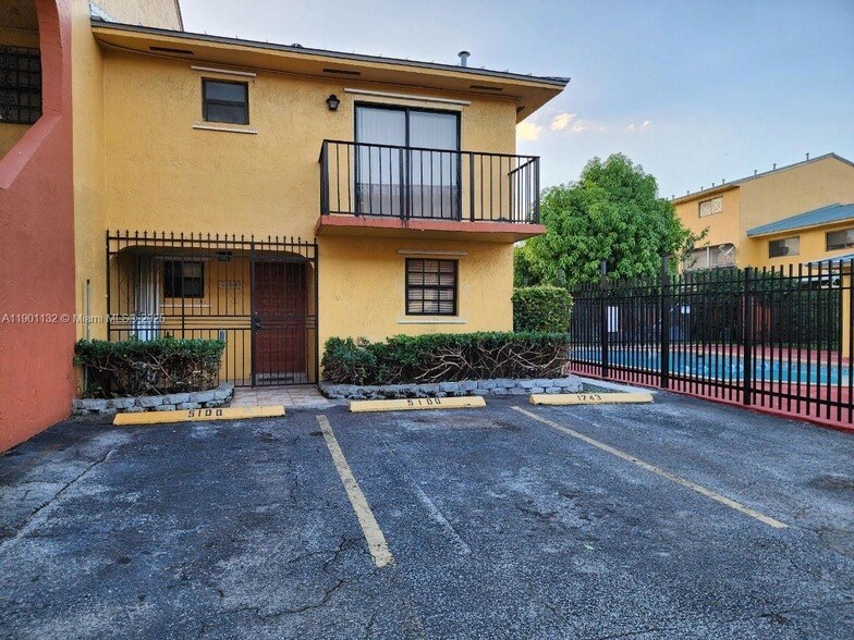 Foto principal - 5100 W 12th Ln