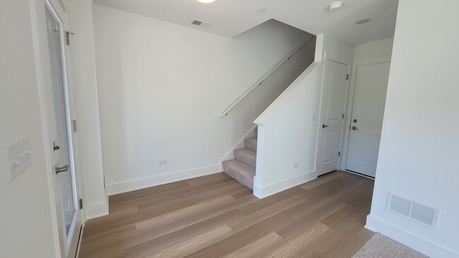 Foto del edificio - 8377 Mulberry Ave