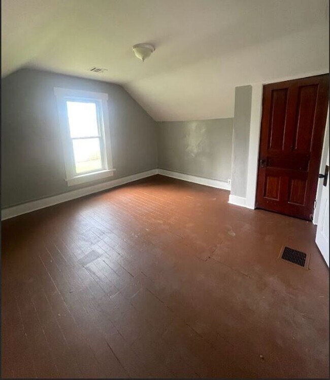 Foto del edificio - 3 bed 1 bath close to everything in Dayton!