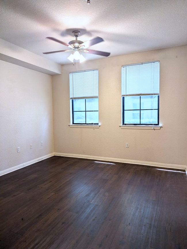 Building Photo - Conveniently located on the 1st floor. Upd...