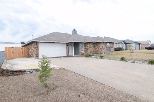 Building Photo - 1806 Clairidge Ave