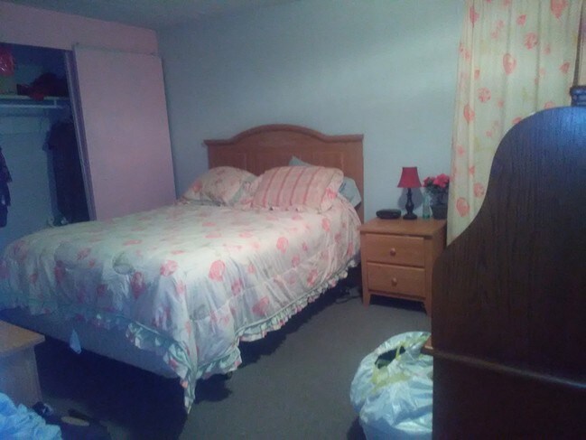 Dormitorio principal - 1202 Krause Ct