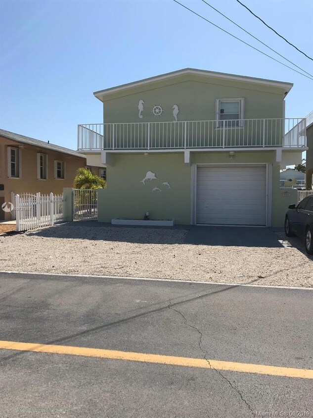 Primary Photo - 125 Burgundy Dr