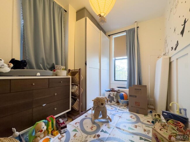 Foto del edificio - 2 bedroom in Brooklyn NY 11222