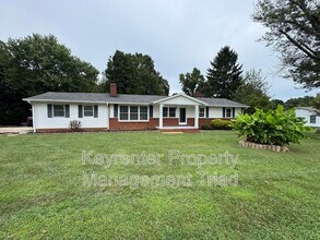 Building Photo - 8020 Linville Rd