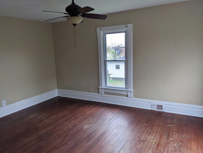Building Photo - 508 N Raynor Ave