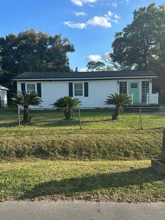 Foto del edificio - 4622 Suffolk Ave