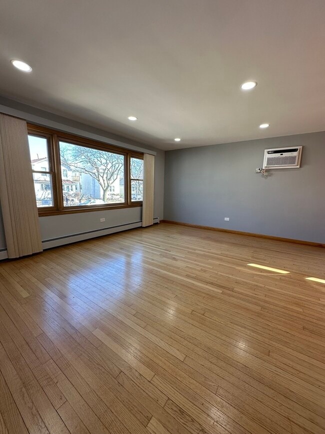 Building Photo - 2538 N 75th Ave