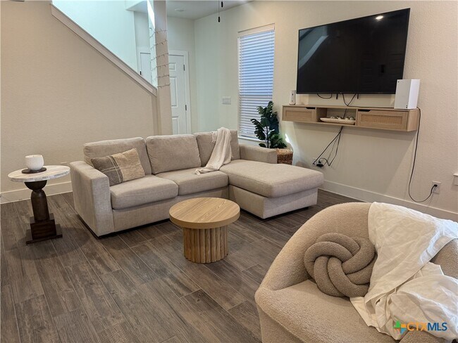 Foto del edificio - 611 Parkline Dr