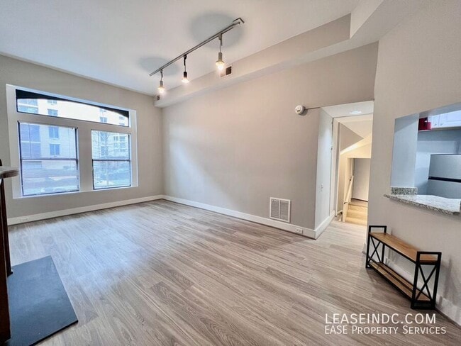 Photo - 1007 New Hampshire Ave NW Apartment