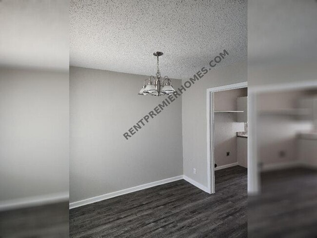 Foto del edificio - 5325 Hensley Dr