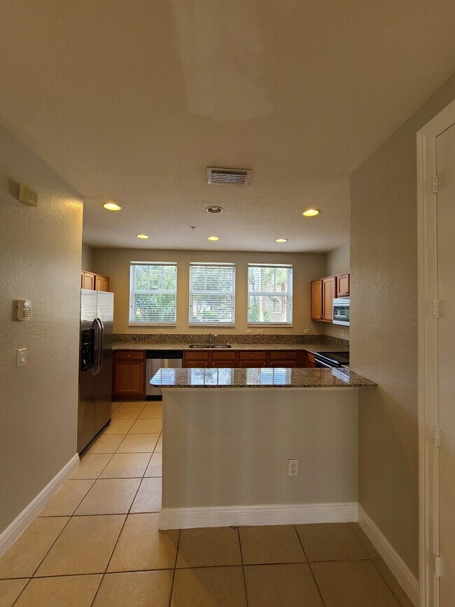 Building Photo - 590 Amador Ln