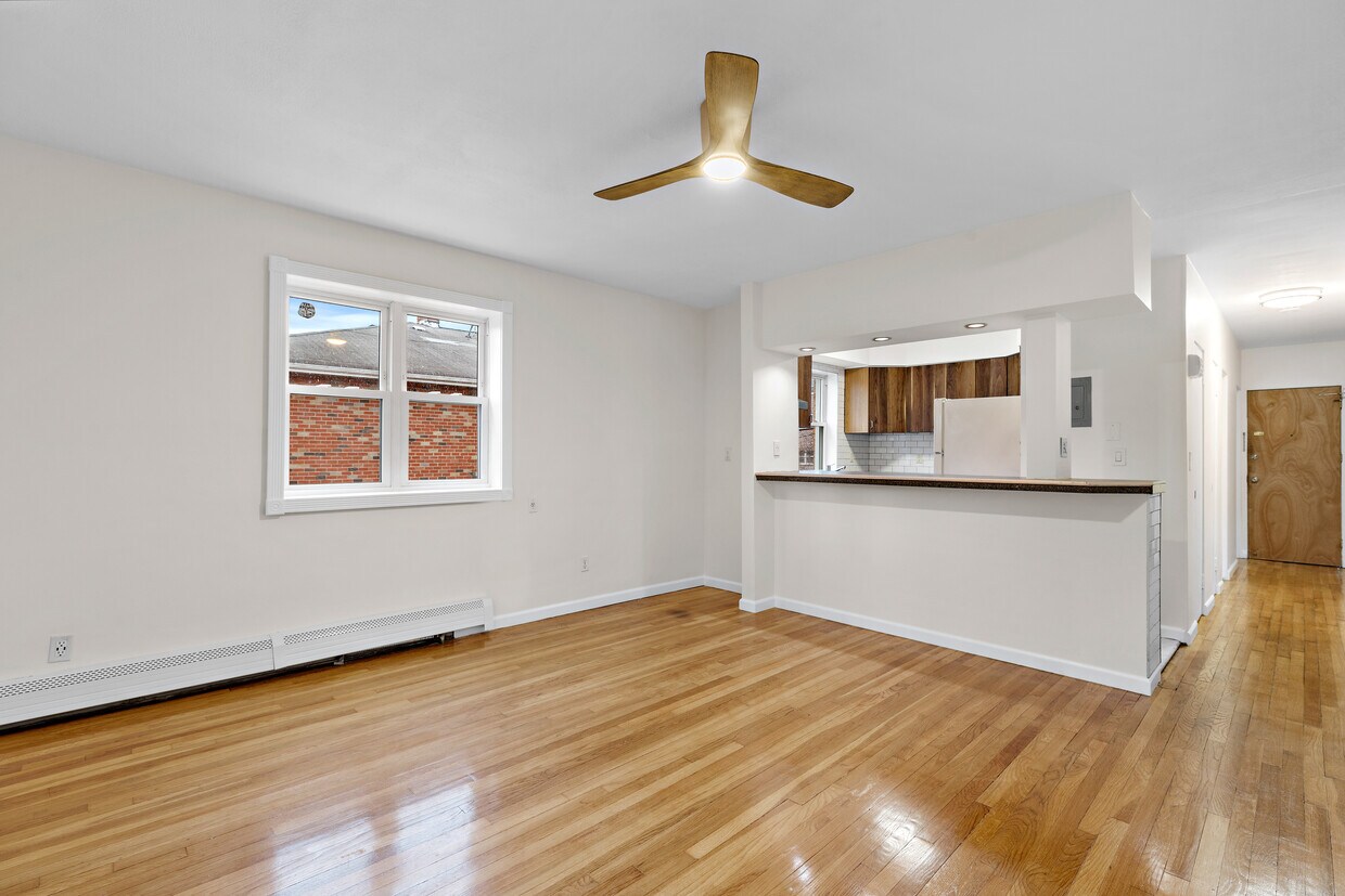 Primary Photo - 574 Anderson Ave