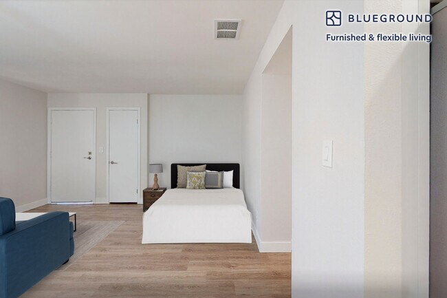 Foto del edificio - 11208 S Western Ave