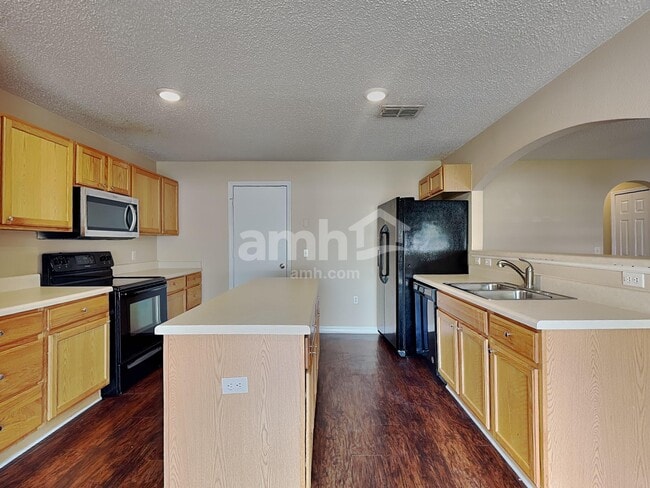 Building Photo - 934 Brenton Leaf Dr