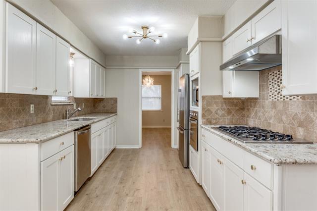 Building Photo - 8348 Londonderry Ln