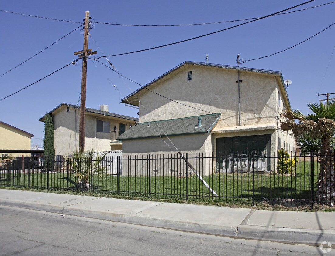 Building Photo - 1025 E Avenue Q-5