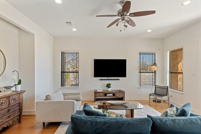 Foto del edificio - 1803 E 18th St