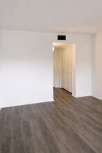 Building Photo - 3035 Walnut Bend Ln
