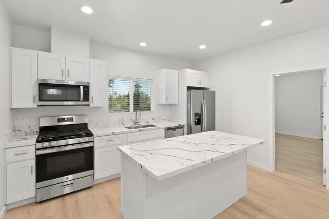 Foto del edificio - 5141 Ewing St