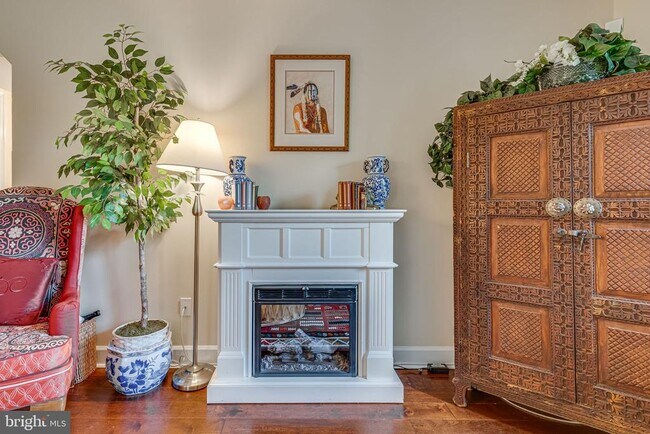Foto del edificio - 600 Bashford Ln