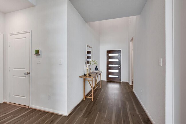 Foto del edificio - 605 Oleander Loop