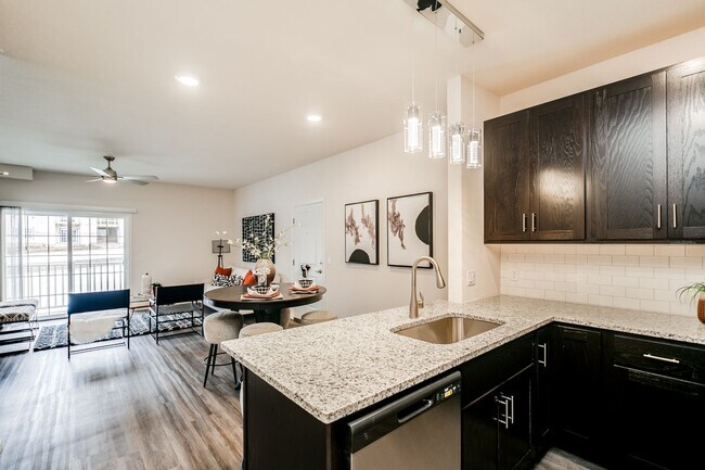 Foto del edificio - Park West Condominiums