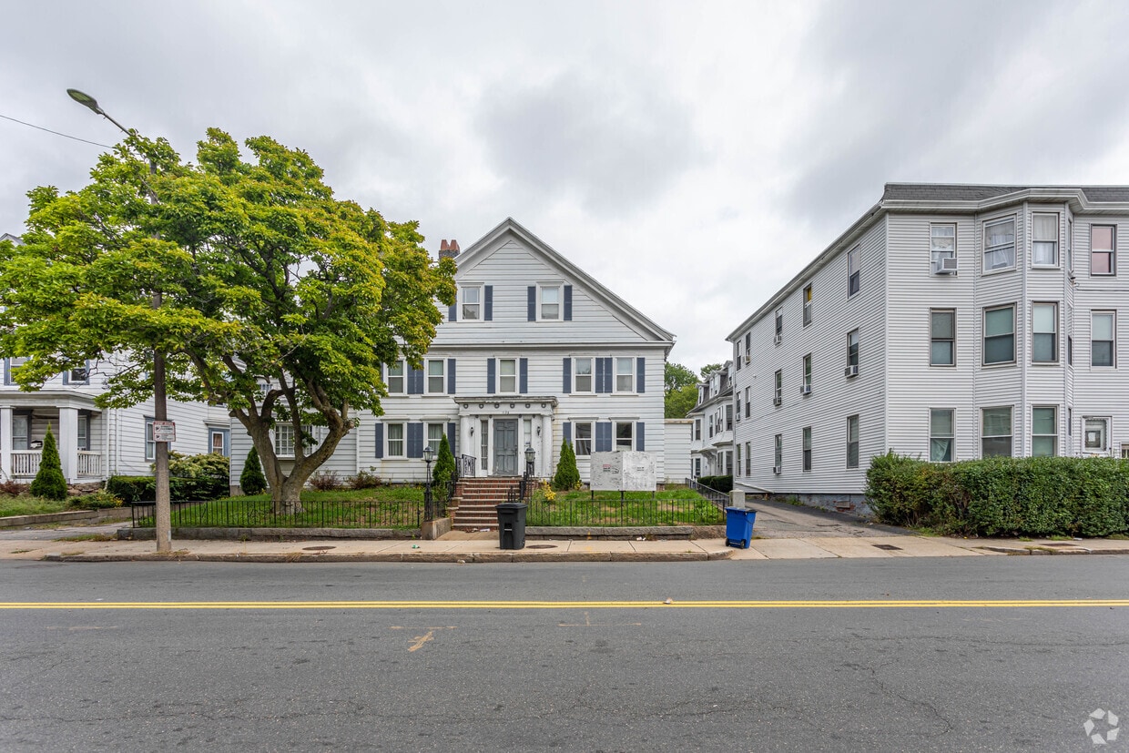 Building Photo - Molloy