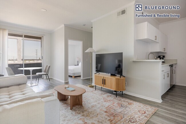 Foto del edificio - 14900 Moorpark St