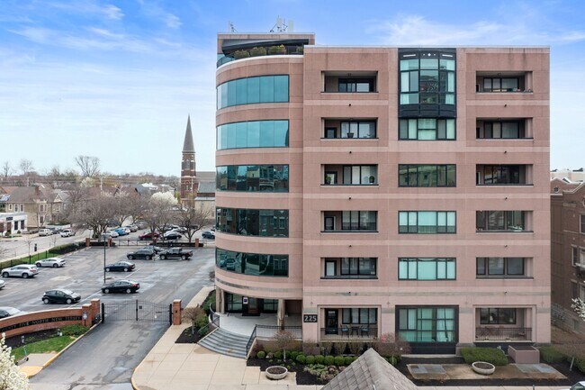 Foto del edificio - 225 N New Jersey St