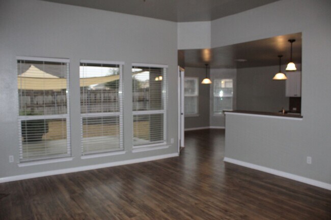 Building Photo - 4 BEDROOM, BELTON ISD, COMMUNITY POOL