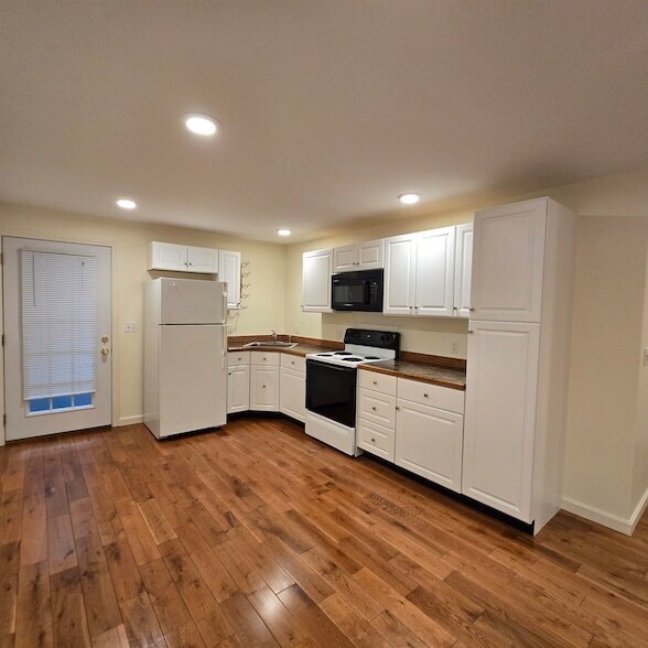 Foto del edificio - 55 Glen Hill Rd