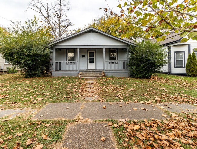 Building Photo - 321 E Springdale Ave