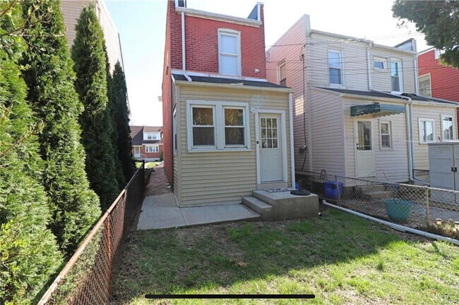 Foto del edificio - 429 E Frankford St