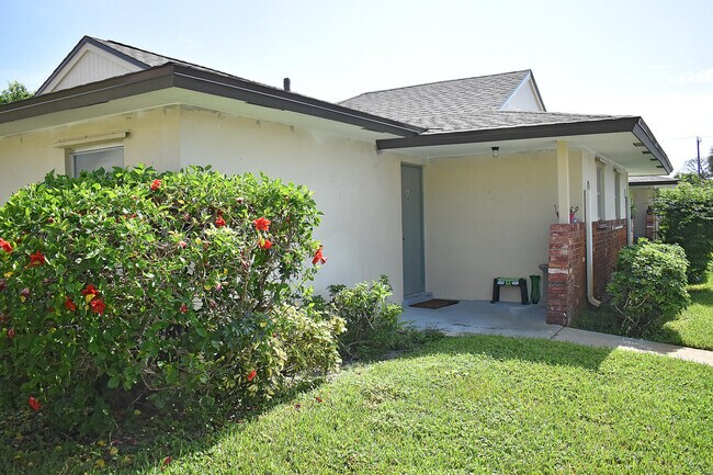 Building Photo - 2770 Ashley Dr E