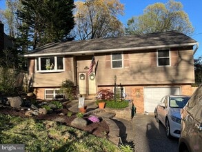 Building Photo - 1217 Hilltop Dr