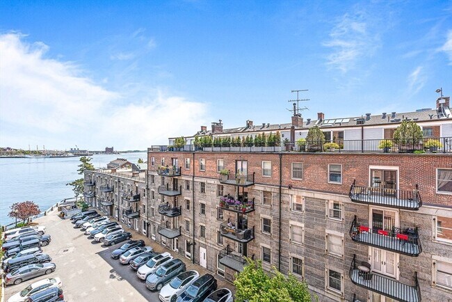 Foto del edificio - 357 Commercial Street
