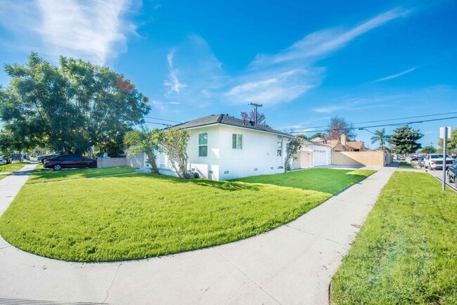 Foto del edificio - Remodeled Home