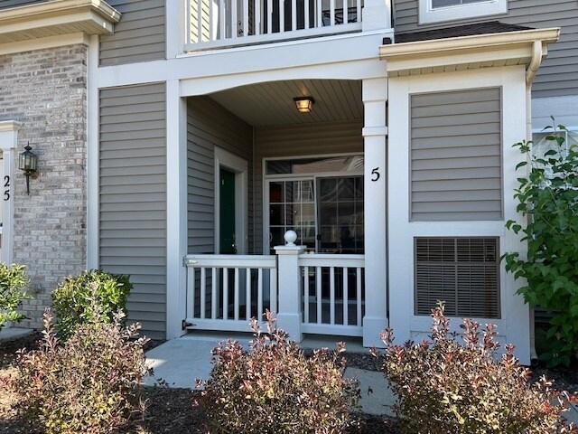 Building Photo - 2220 Aurora Dr