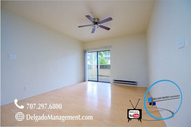 Foto del edificio - Glen Cove Condo Available