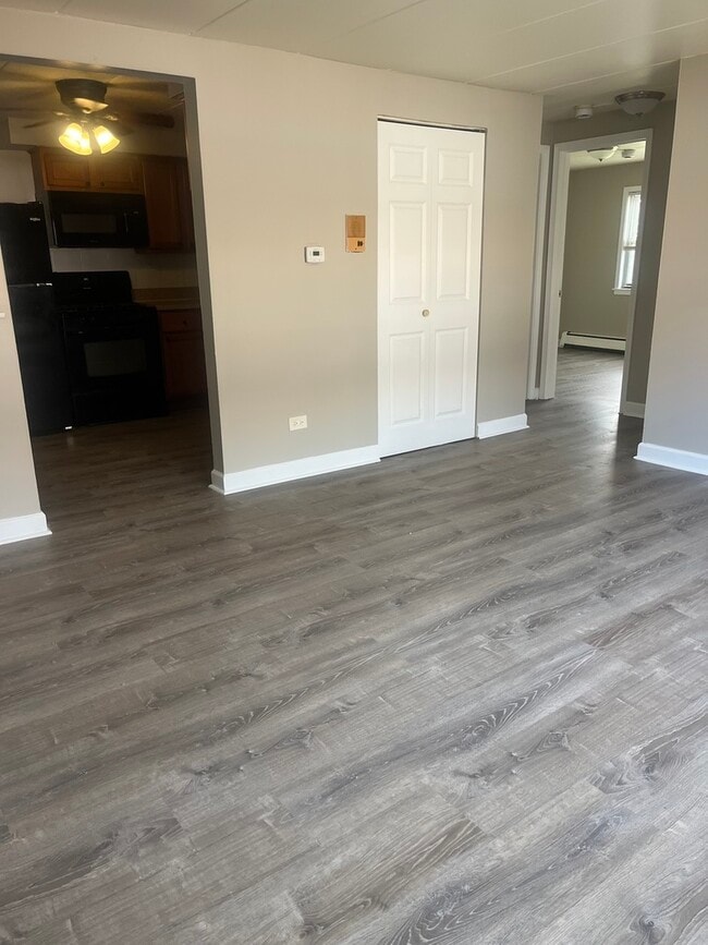 Foto del edificio - 10917 S Lloyd Dr