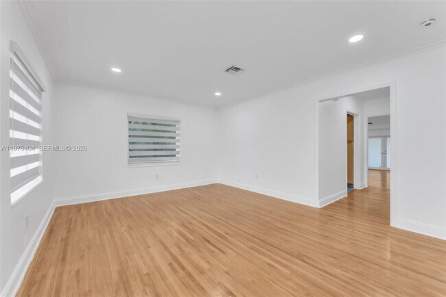 Foto del edificio - 2121 SW 30th Ct