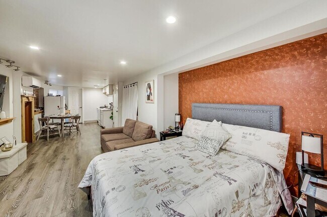 Foto del edificio - 1039 N Lawndale Ave