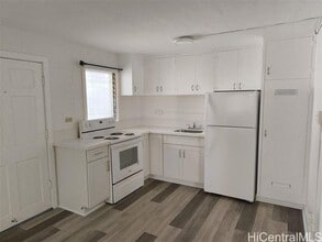 Building Photo - 1228 Lunalilo St