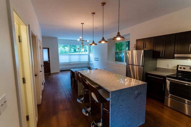 Building Photo - 11 Academy St