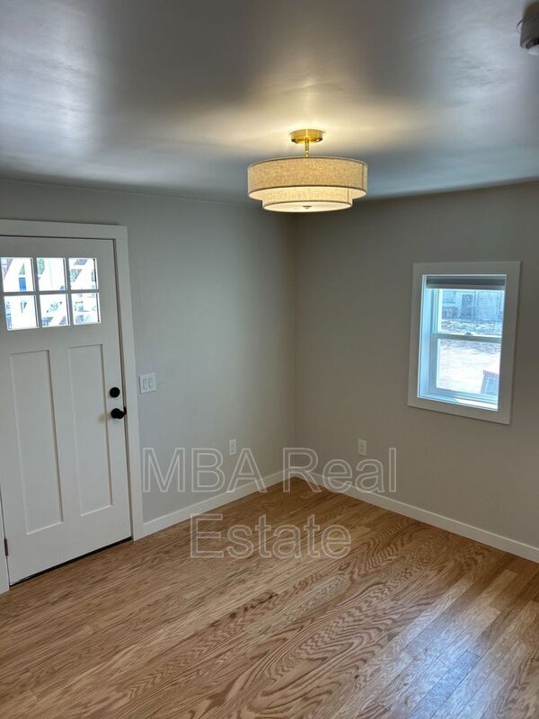 Foto del edificio - 1338 W Monroe St