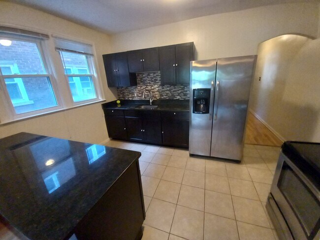Foto del edificio - 837 Beaconsfield Ave