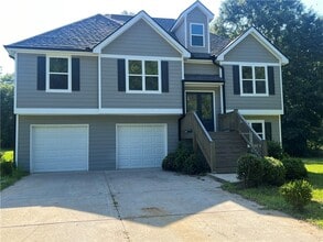 Building Photo - 130 Elk Grove Dr