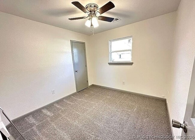 Building Photo - 139 W Kent St