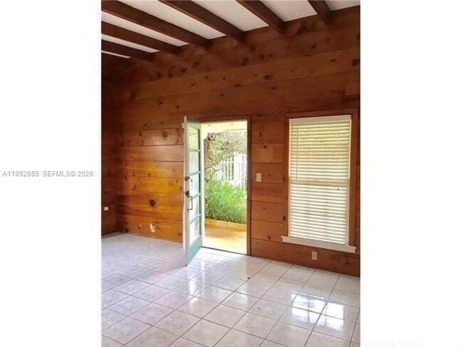 Foto del edificio - 809 NE 17th Ave
